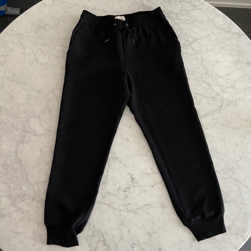 Aritzia Wilfred Buffon Black Joggers